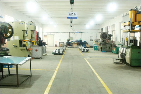 鑄鴻機(jī)械車(chē)間圖片